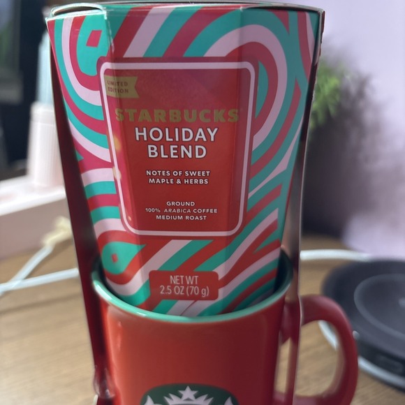 Starbucks Red Mug 16oz with Coffee Holiday Blend Gift 2024 LIMITED EDITION! NEW - Picture 5 of 12